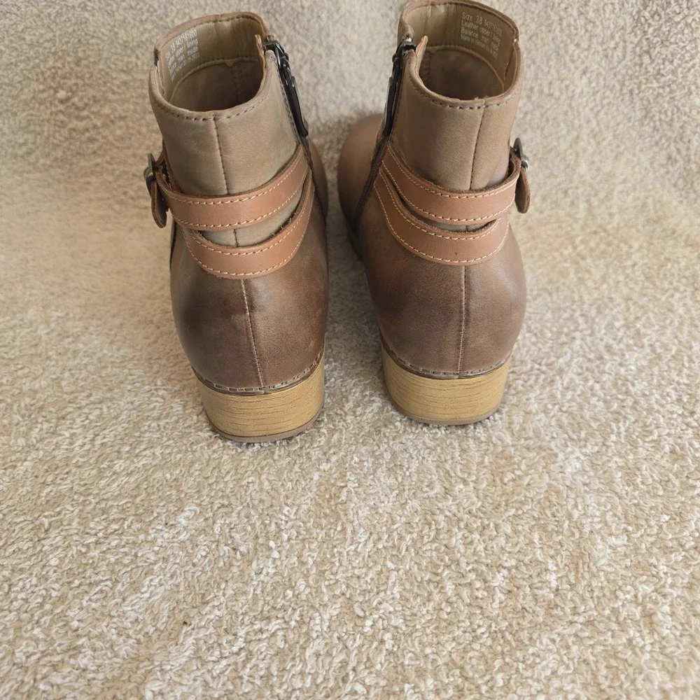 Dansko women brook